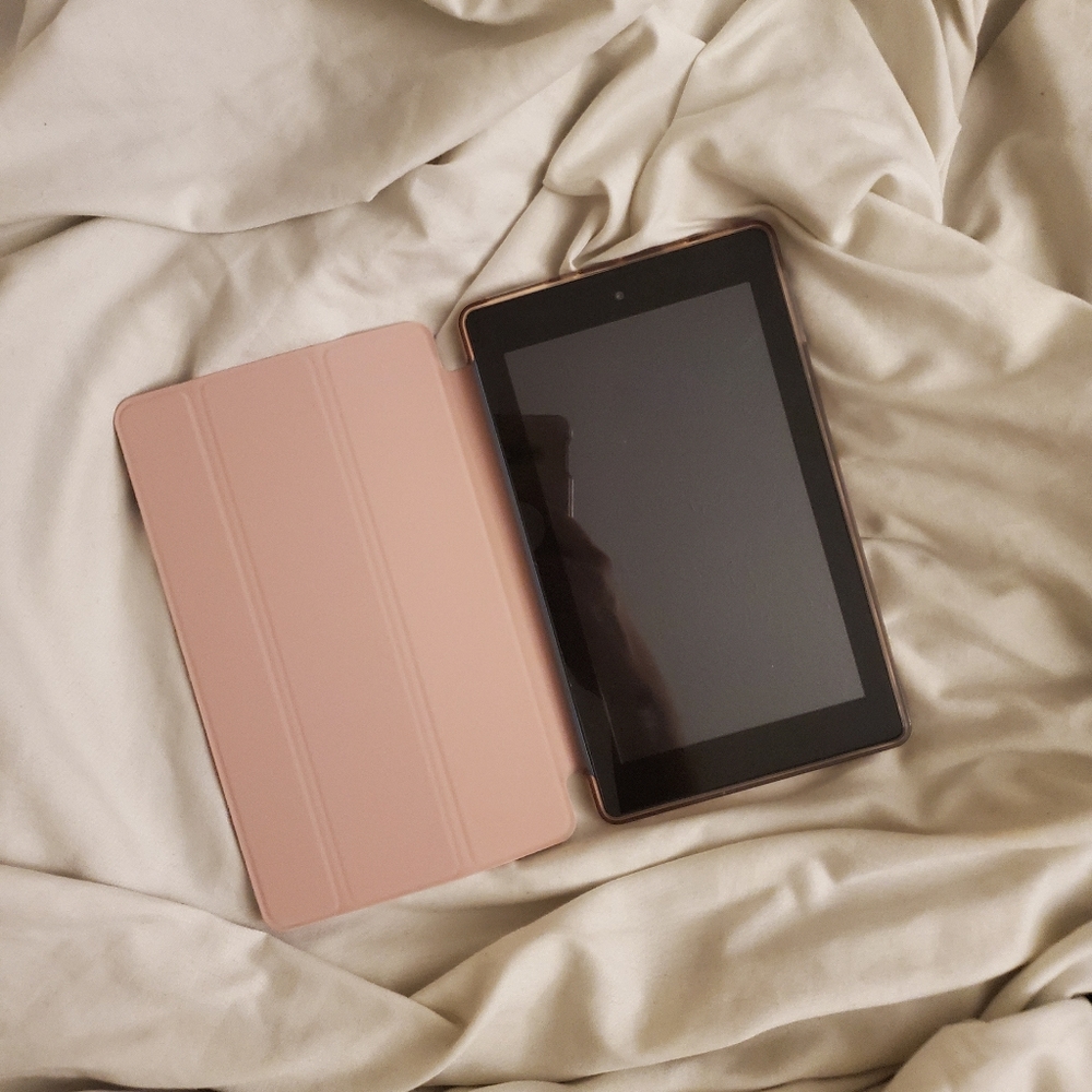 Brand new Fire 7 tablet with case